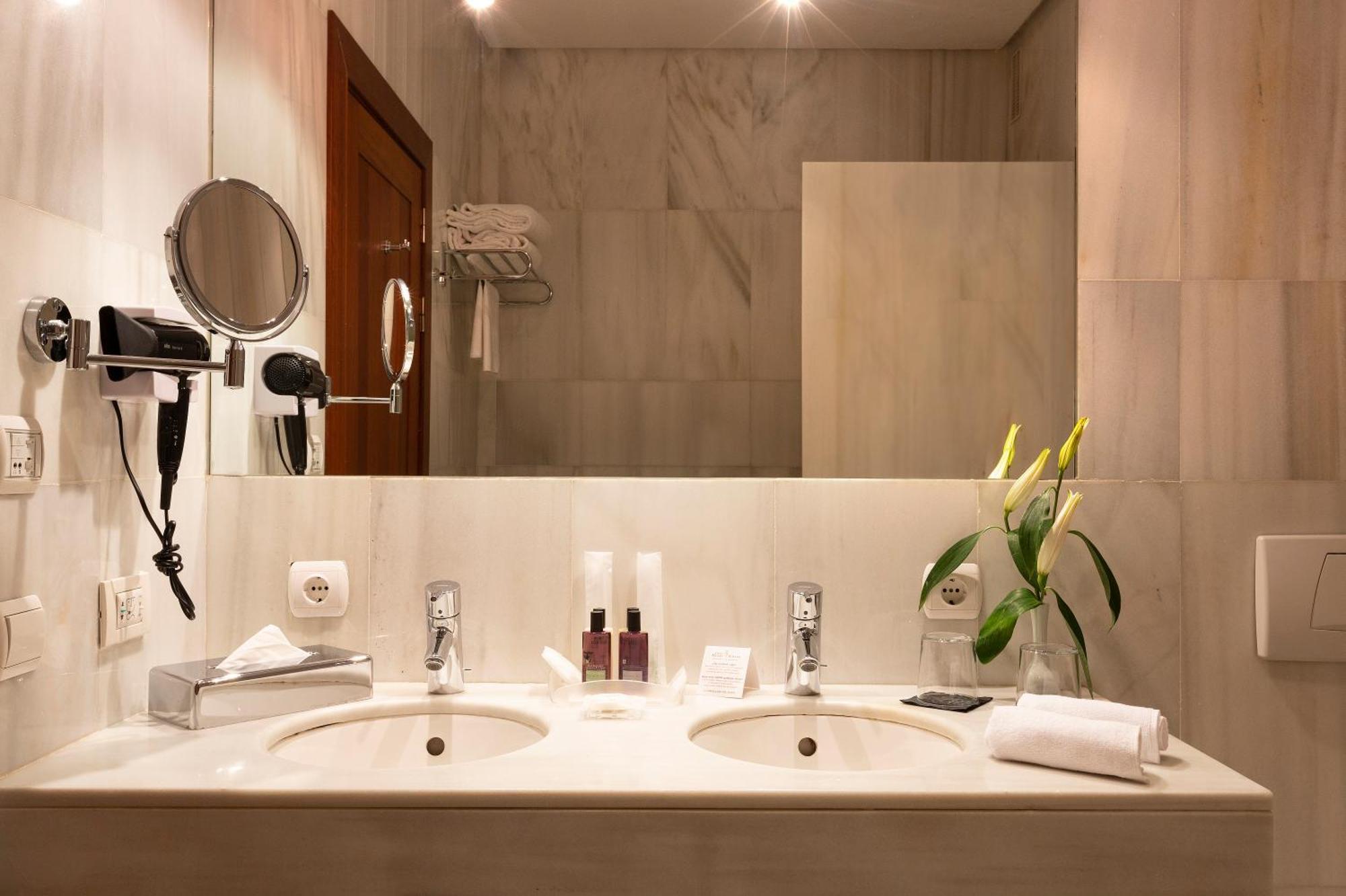 Superior Double or Twin Room Spa Access,1272350821:JPEG