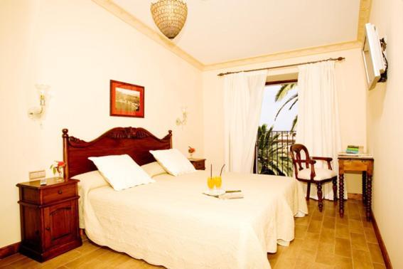 Double or Twin Room,1272395485:JPEG